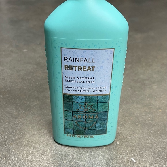 Bath & Body Works AROMATHERAPY RAINFALL RETREAT Moisture Pump Lotion - Picture 2 of 4